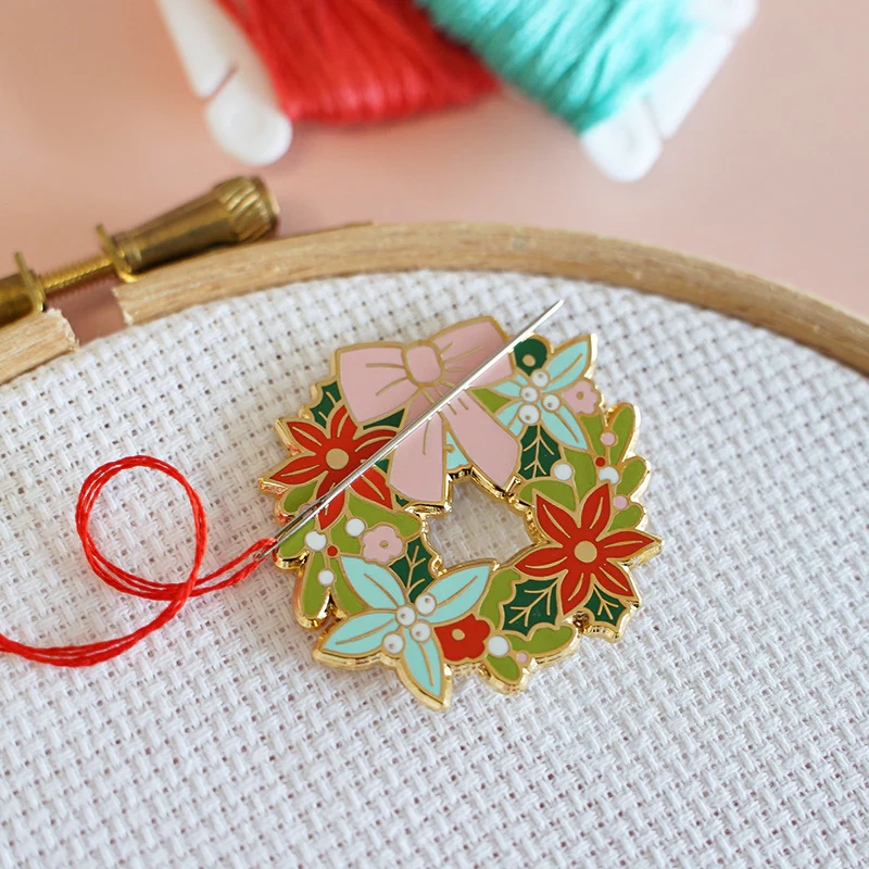 Noel Holly Wreath - Cross Stitch Kit - Image 3